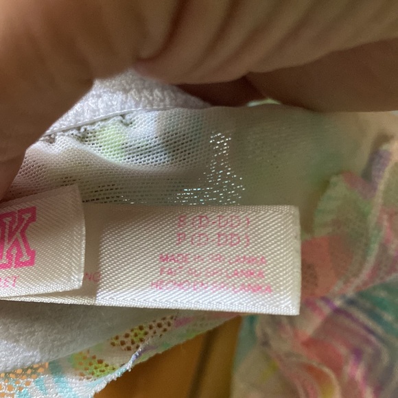 Pink Victoria’s Secret Beautiful design bras straps around neck - Picture 5 of 5